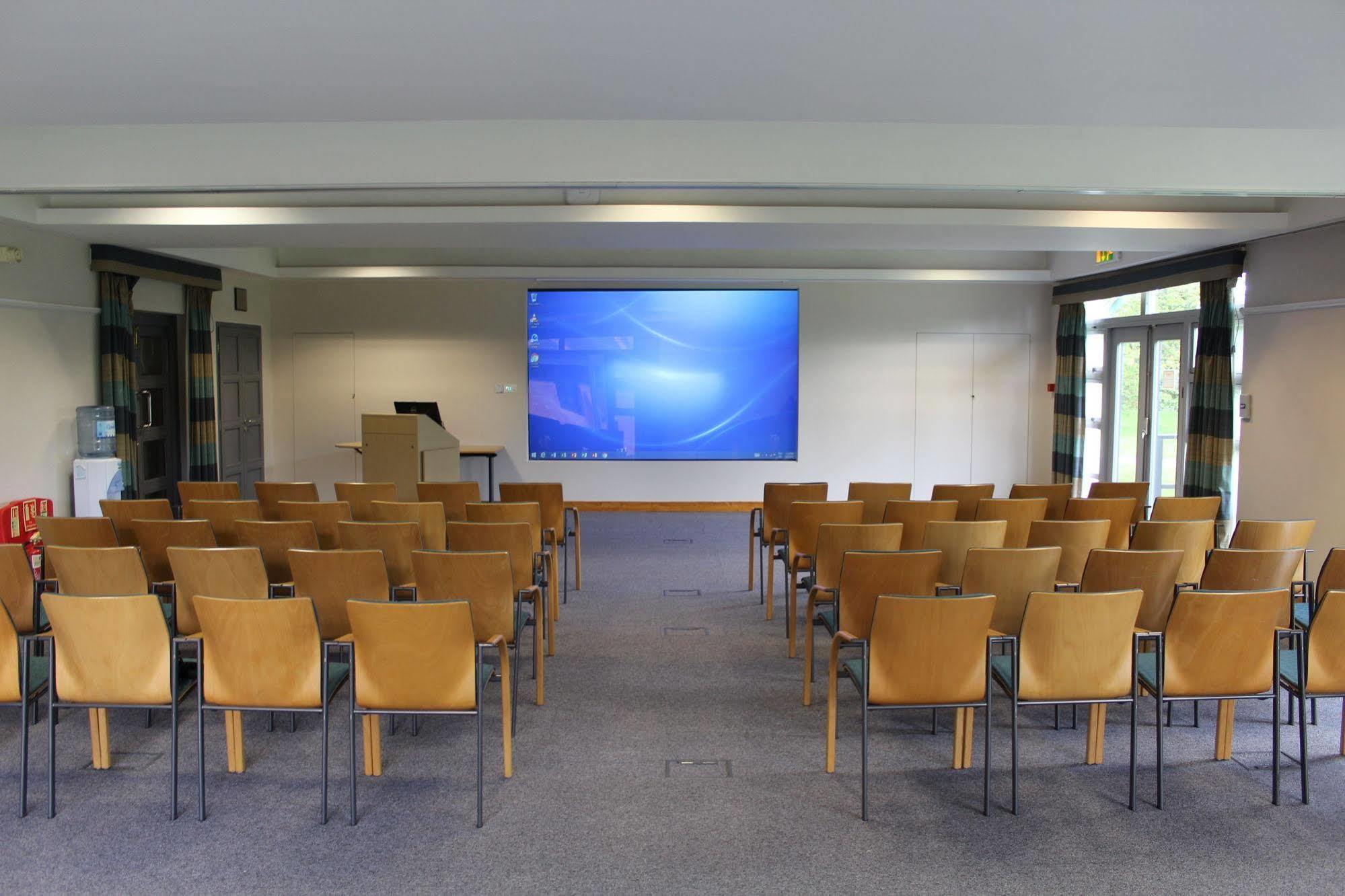 Hotel Cim Business Centre à Maidenhead Extérieur photo